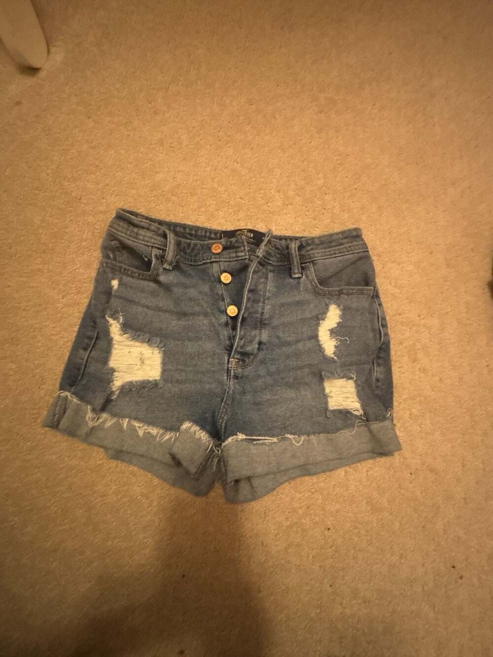 Hollister Ultra High Rise Mom Short W26 Distressed Cuffed Denim
